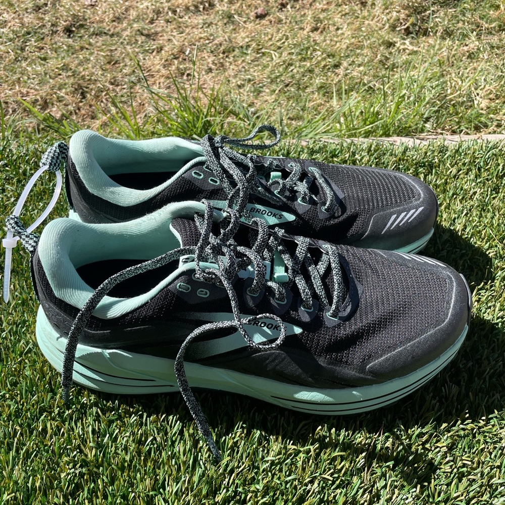 Women’s Brooks Cascadia 16 Trail Running Shoes Sz 11